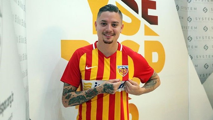 Kayserispor Adryan Taveres ile 1 Yıllık Anlaştı.