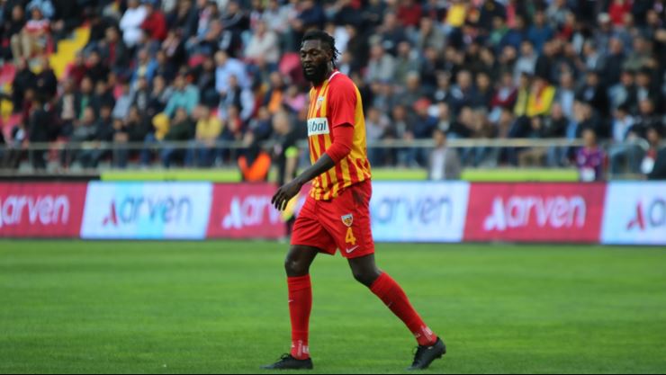 Adebayor Kayserispor'dan Ayrıldı.