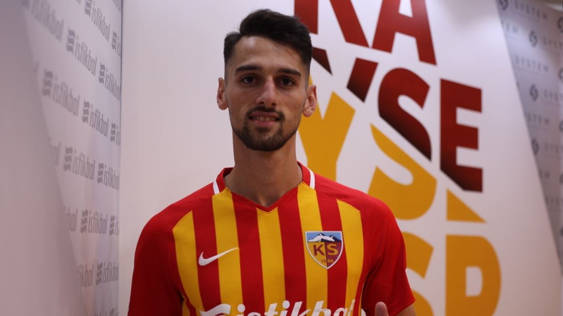 Kayserispor'da Alpay Çelebi Resmi İmzayı Attı.