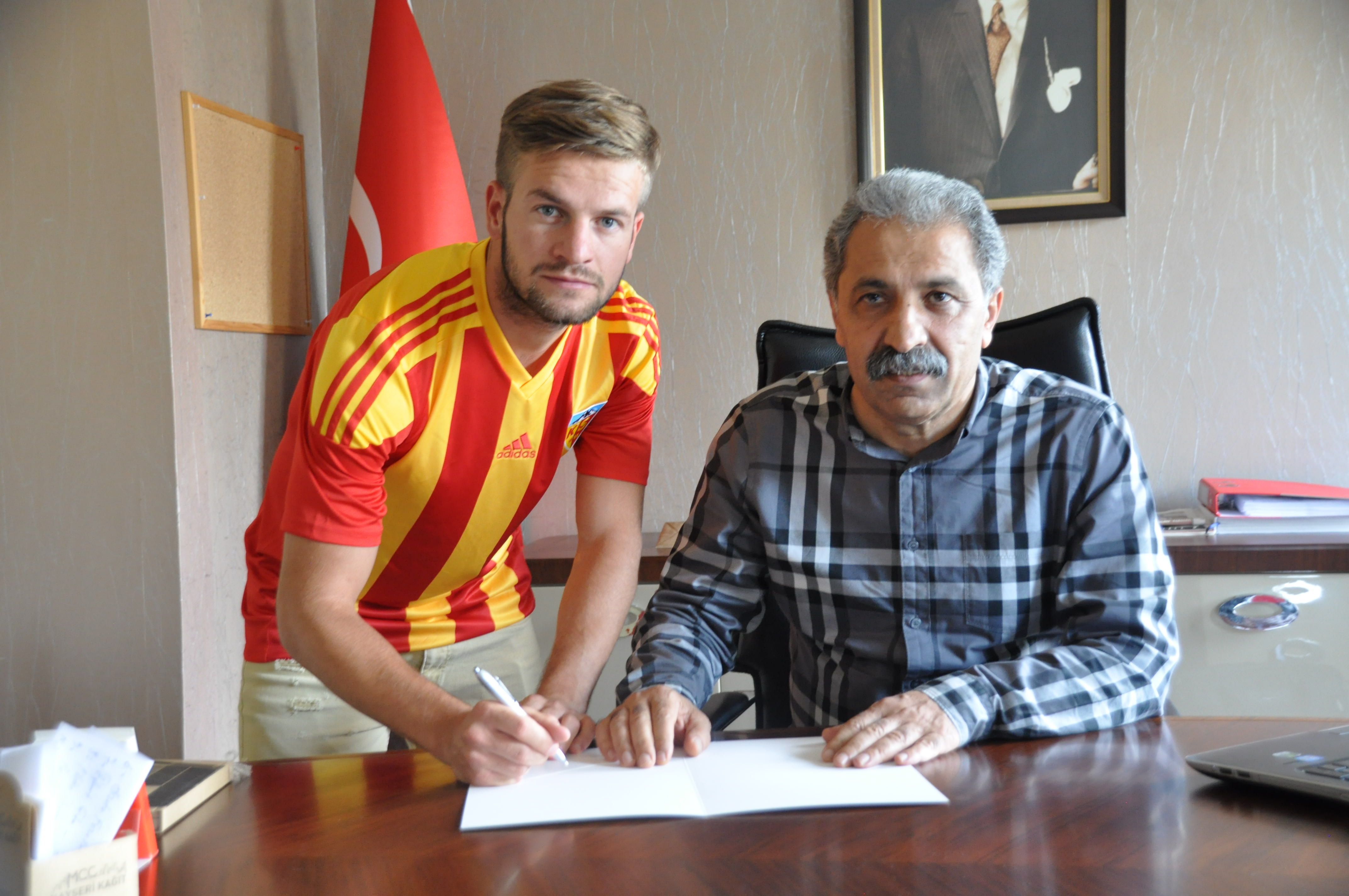 Kayserispor Atila Turan ile Sözleşme İmzaladı
