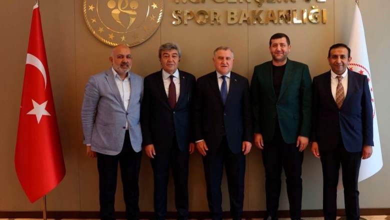 Ankara'da Kritik Kayserispor Zirvesi: Bakan Bak ile Yeni Sezon ve Gelecek Projeleri Masaya Yatırıldı