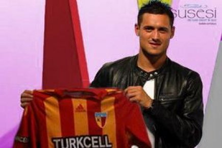 Kayserispor Karim Koceila Yanis Ziani ile Sözleşme İmzaladı