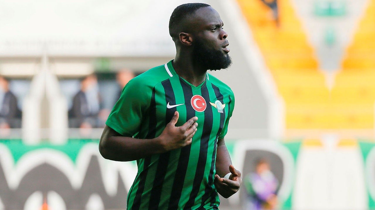 Kayserispor Elvis Manu ile Anlaştı.