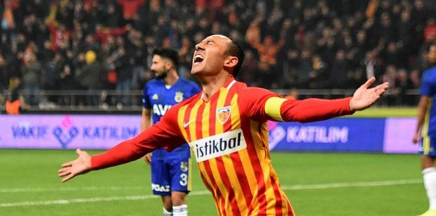 Kayserispor'da Umut Bulut ve Şamil Çinaz Krizi
